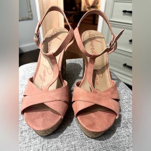 Platform sandals 9.5 - Cute pale pink. American rag.
